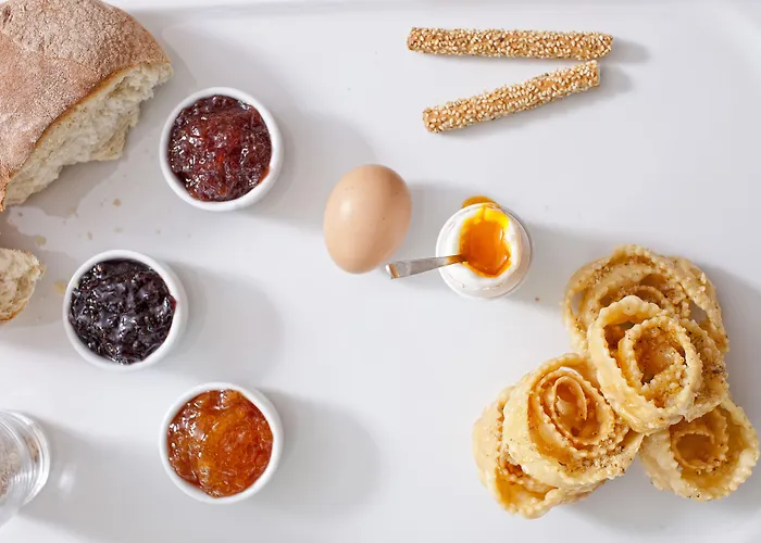 Отель Finikas 4*