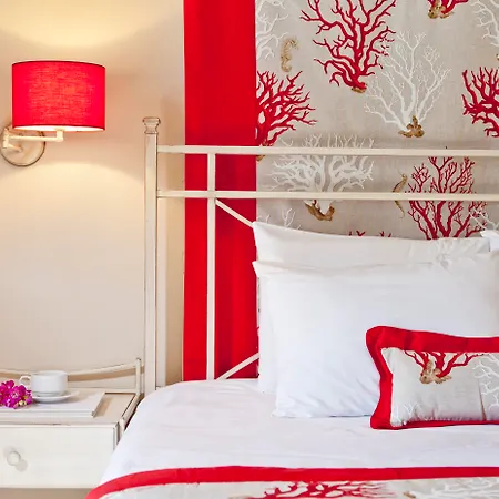 Finikas Otel 4*