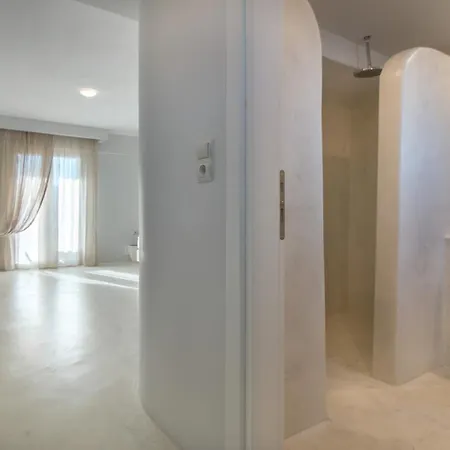 Finikas Otel 4*
