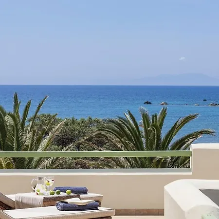 Finikas Otel 4*
